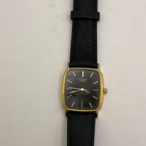 Vintage Citizen Black with Gold and Classy Quartz Watch! Battery Needed!